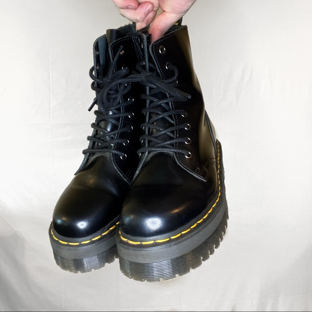 (SOLD) DR. MARTENS JADON BLACK SMOOTH SIZE 8